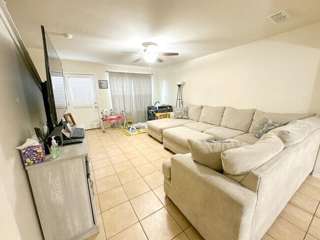 Building Photo - 5418 Montevista Dr