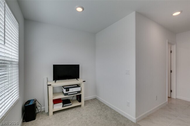 Building Photo - 639 Morbucks Ln