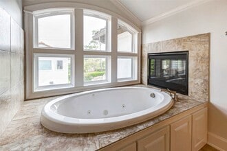 Building Photo - 5410 Valerie St