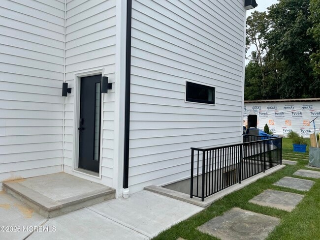 Building Photo - 242 Westwood Ave