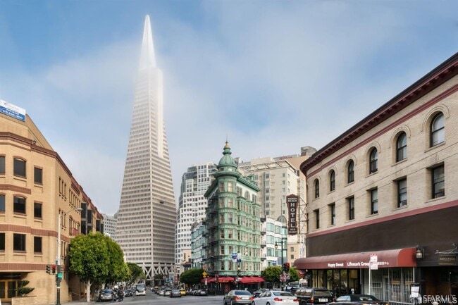 Building Photo - 928 Greenwich St