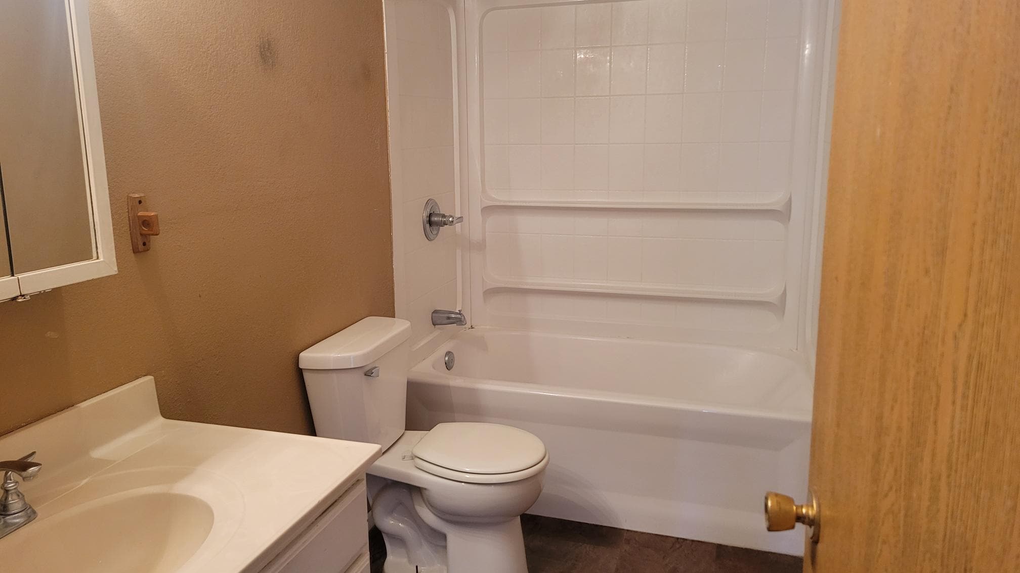 Building Photo - 320 Forest Dr