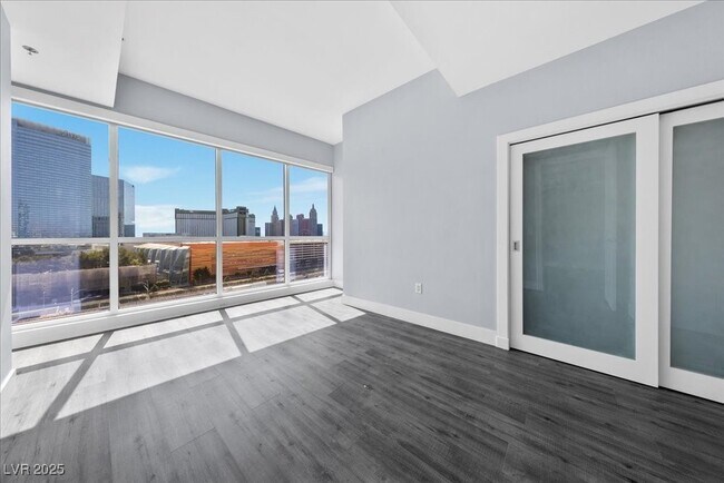 Building Photo - 4575 Dean Martin Dr