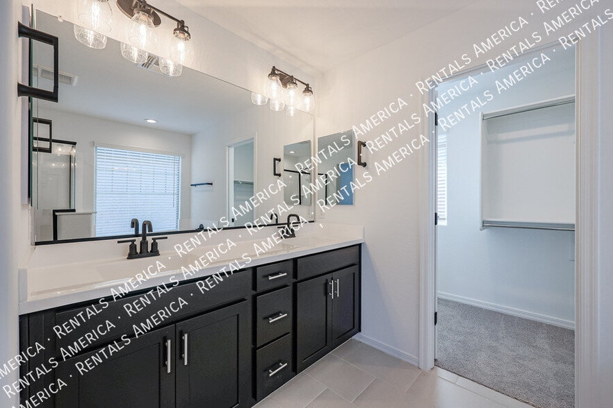 Building Photo - 3768 N 99th Dr