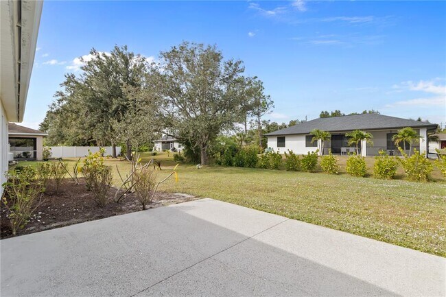 Building Photo - 3633 Point St