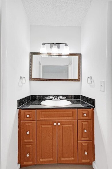 Building Photo - 5140 SW 40th Ave