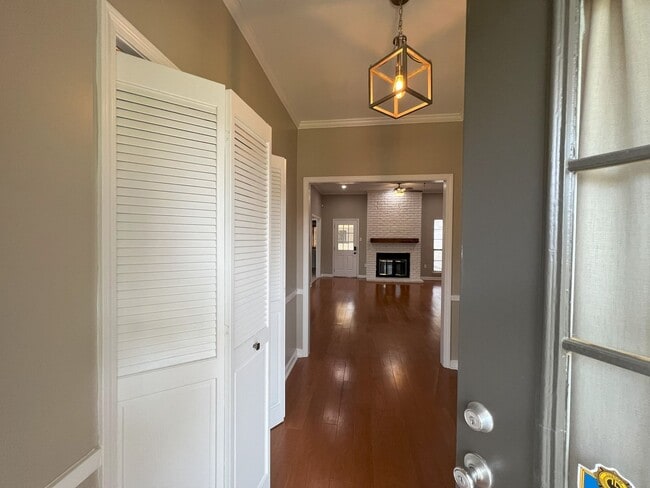 Building Photo - Woodlawn Estates