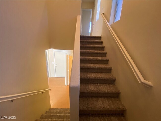 Building Photo - 3945 Bayamon St