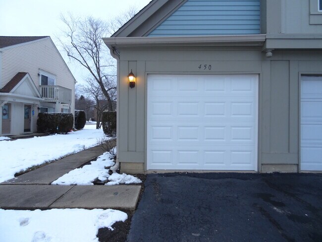 Building Photo - 450 Bridle Trail