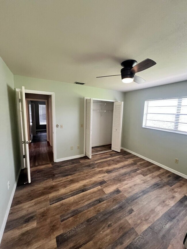 Building Photo - BEAUTIFUL 3 BEDROOM POOL HOME IN SANDPIPER...