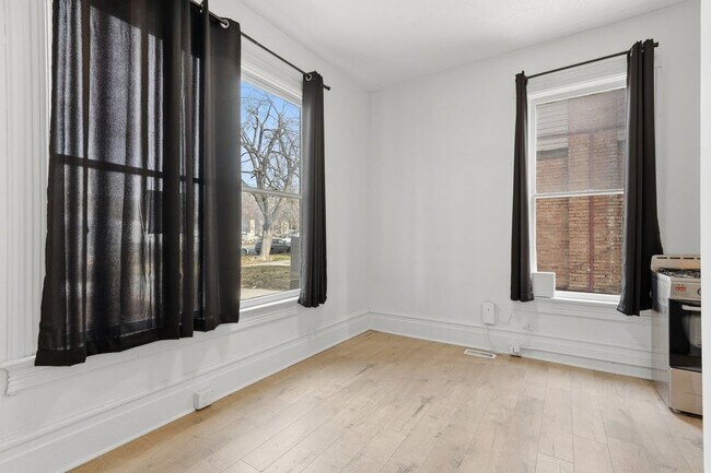 Interior Photo - Council Crest Apartments