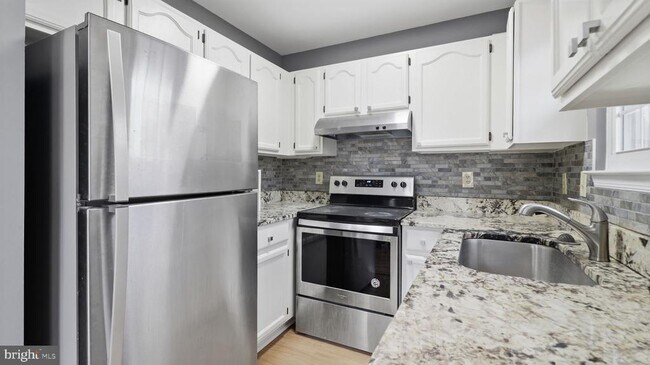 Building Photo - 2628 Deer Ridge Dr