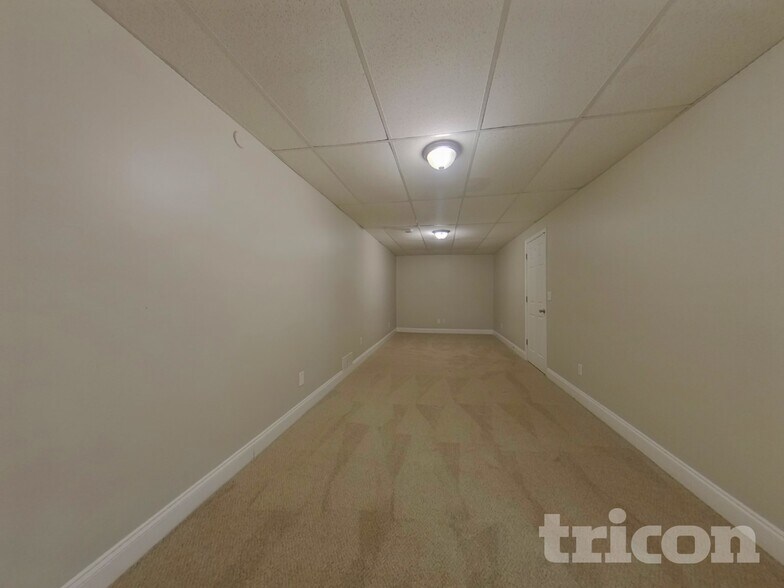 Building Photo - 136 Brookside Way