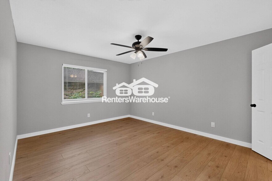 Building Photo - 1207 Creekwood Ct