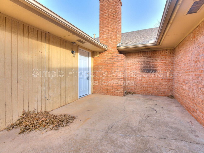 Building Photo - 101 E Platt Dr