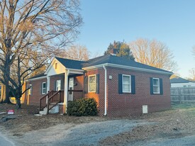 Building Photo - 346 Magnolia St NW
