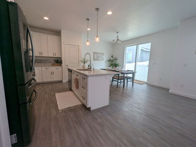 Building Photo - 1049 Albion Meadow Way