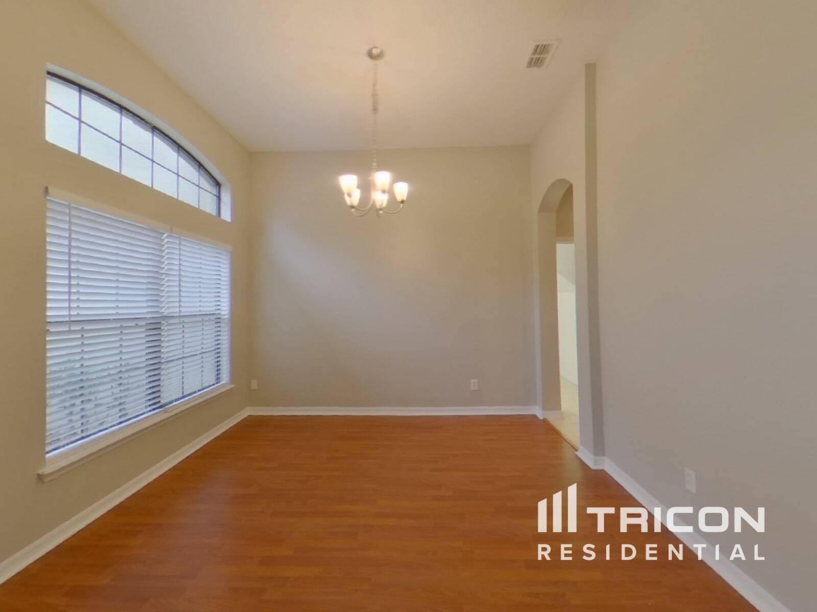 Building Photo - 1512 Clapton Dr