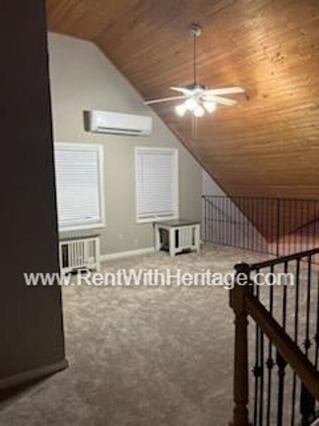 Building Photo - Charming Rustic Cabin Home on 2 Acres / Na...
