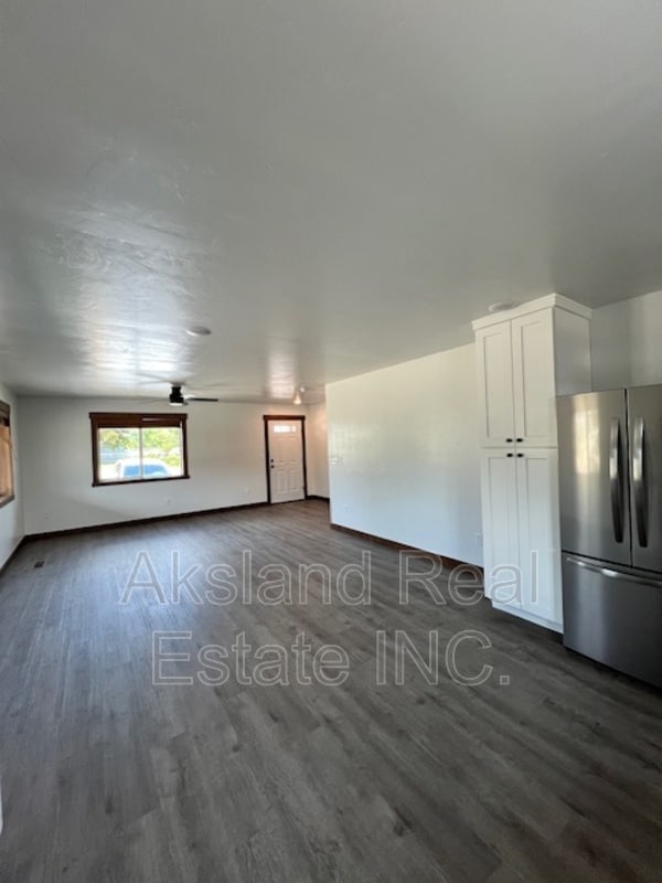 Building Photo - 908 Roosevelt Ave