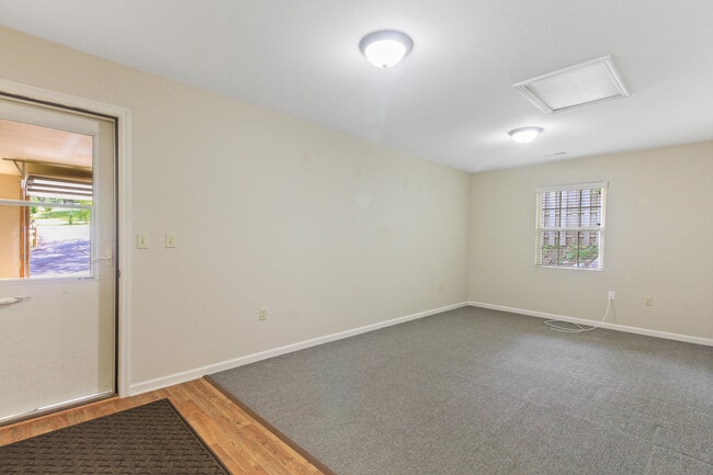 Building Photo - N7439 Mariner Hills Cir