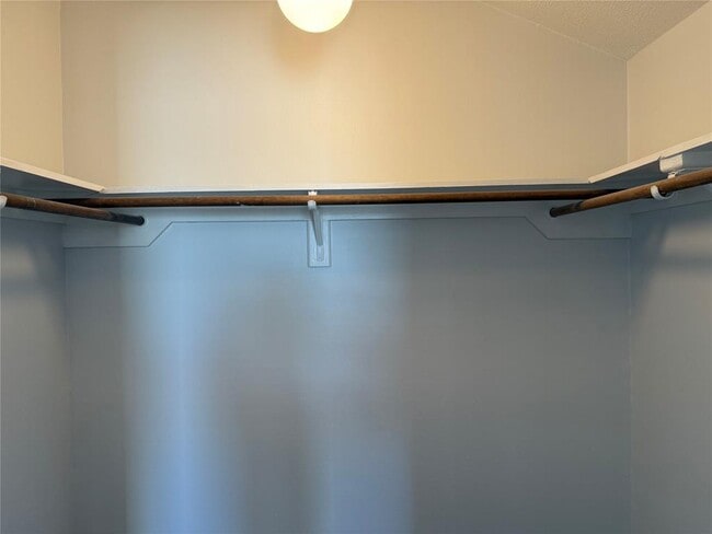 Building Photo - 3205 MacArthur Ave