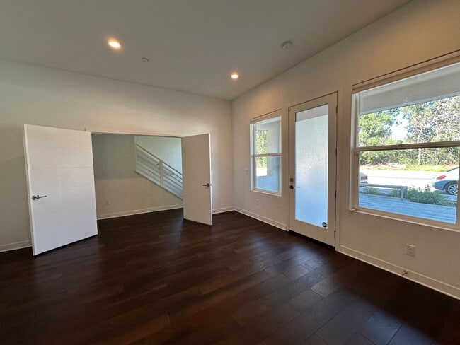 Building Photo - Winslow Complex Gem