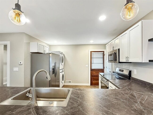 Beautiful Modern kitchen - 2610 63rd St