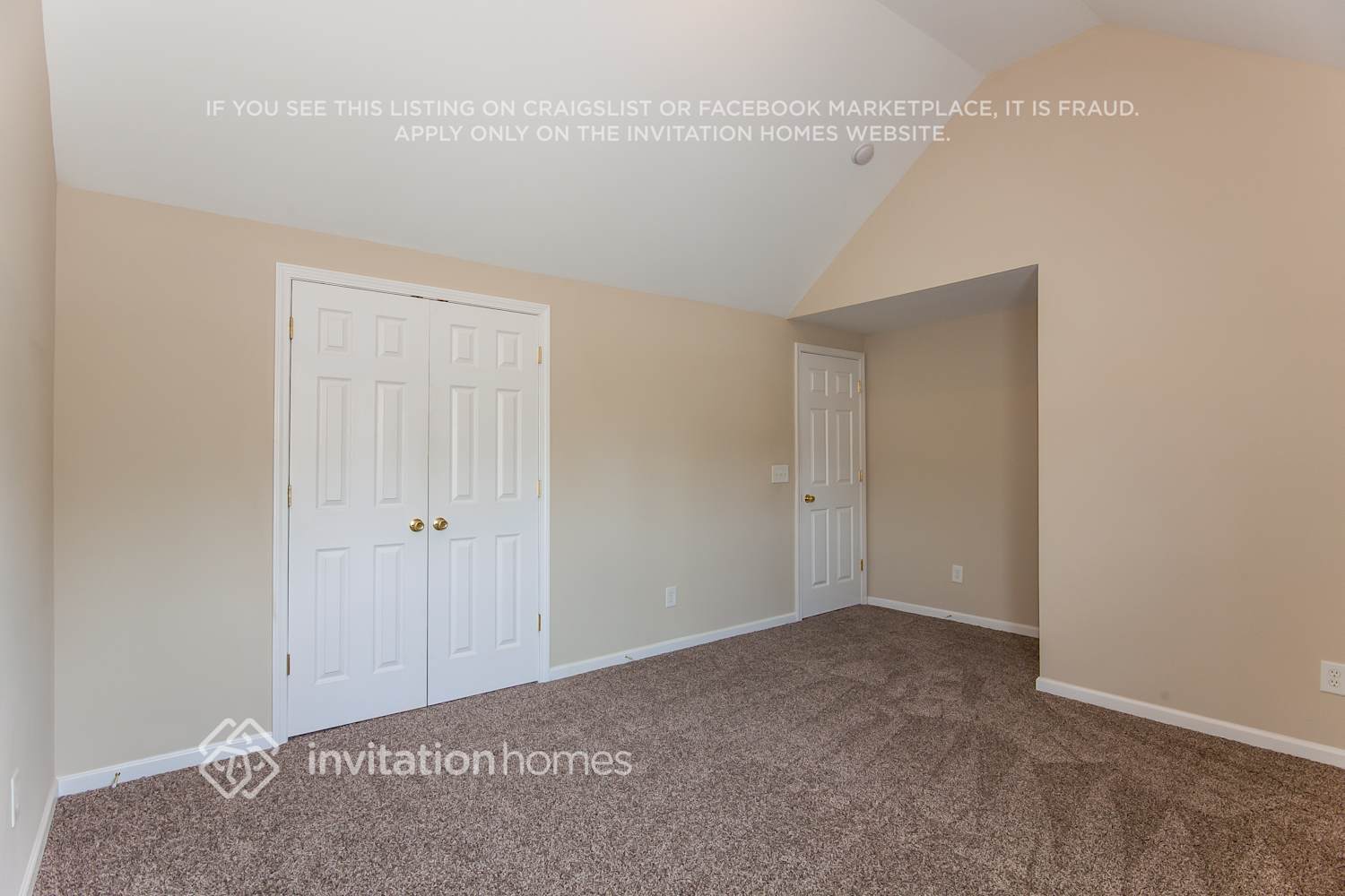 Building Photo - 8422 Oak Dr