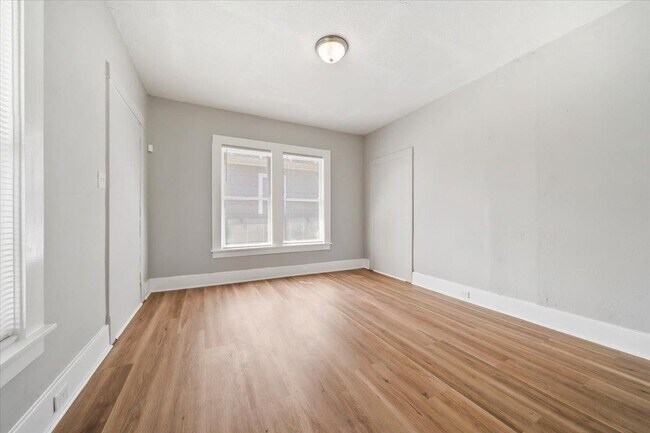 Building Photo - 823 N Watkins St