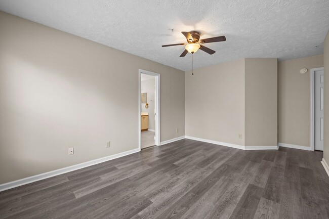 Building Photo - 962-6 Stewarts Creek Dr