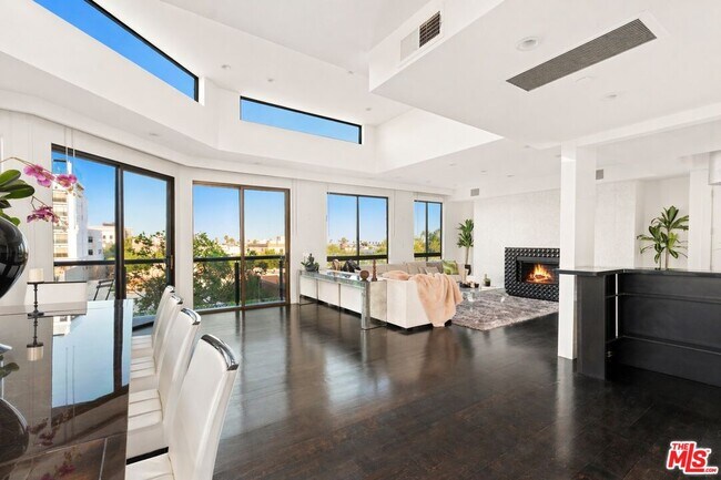 Building Photo - 121 Canon Dr