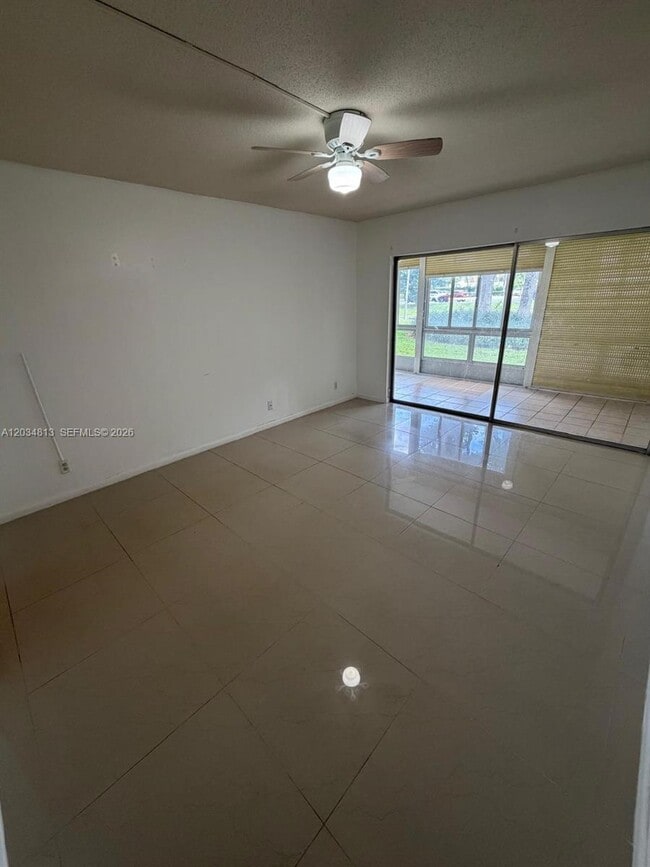 Building Photo - 200 Waterway Dr S