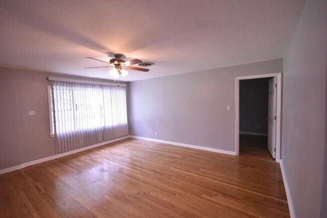 Building Photo - 3619 Penwood Way