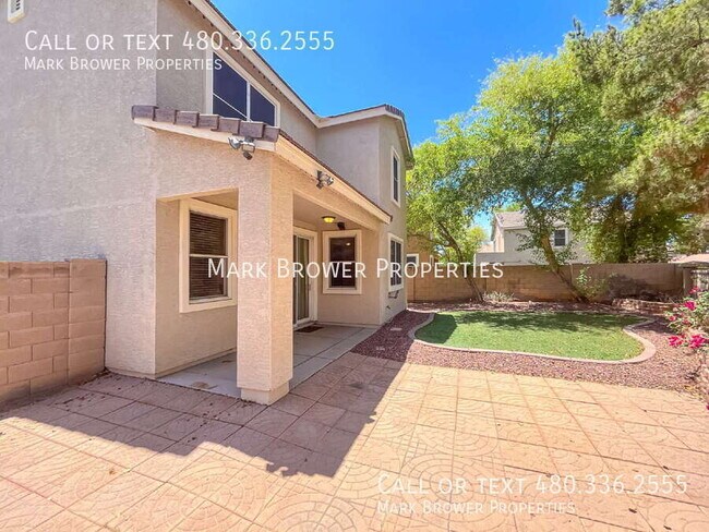 Building Photo - 2150 E Sunland Ave