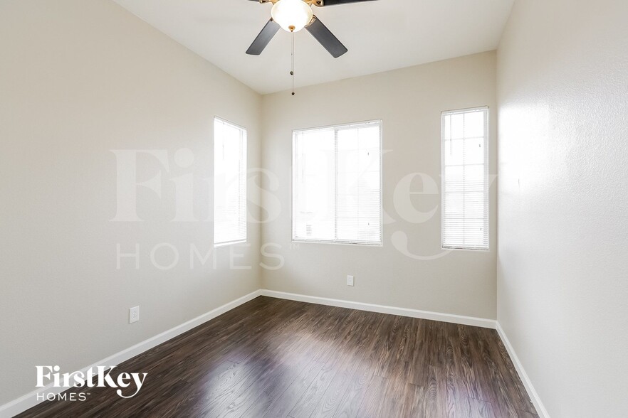 Building Photo - 7208 Golden Falcon St