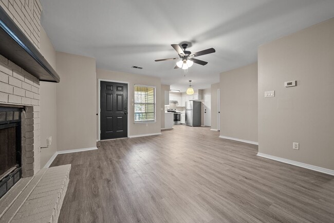 Building Photo - 24 Oak Ridge Dr