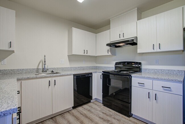 Building Photo - Country Living with Modern Flair: Wake up to the sounds of nature, Live Minutes from Everything