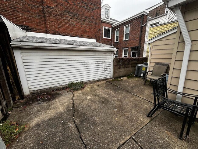 Building Photo - 23 Enon Wy