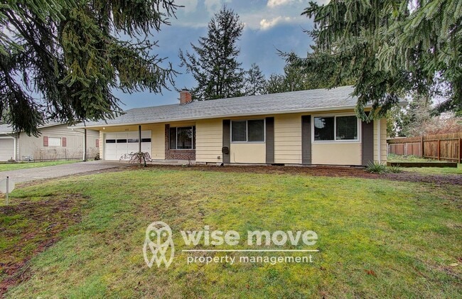 Building Photo - Mid-Mod on Missoula- Big Backyard!