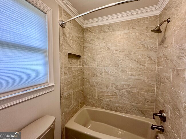 Building Photo - 3363 Somerset Trace