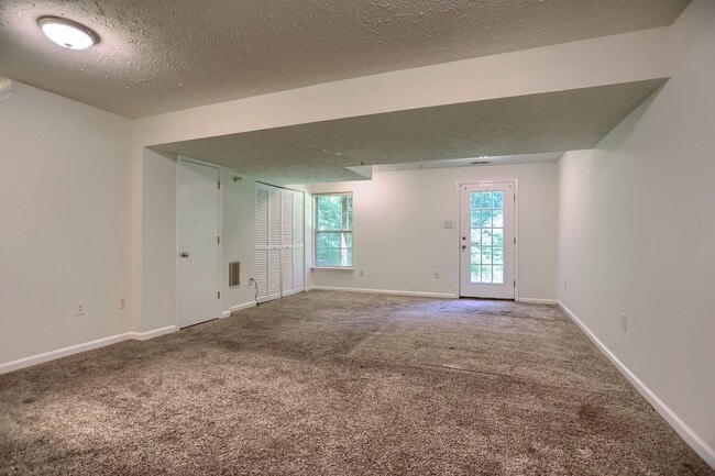 Building Photo - Contemporary Living At It's Finest in Lovely Owings Mills!!