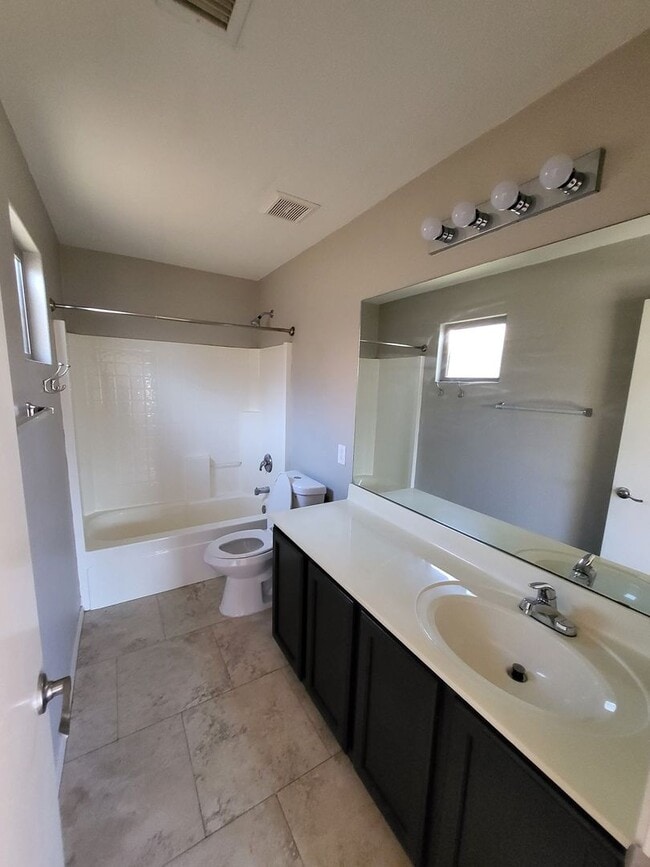 Building Photo - COMING SOON...EXCELLENT 3 BED 2 BATH HOME ...