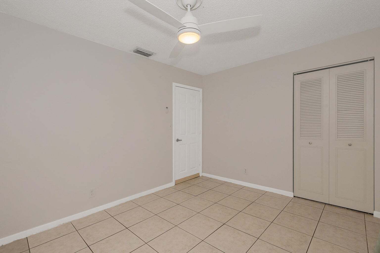 Building Photo - 2831 NW 51st Ter