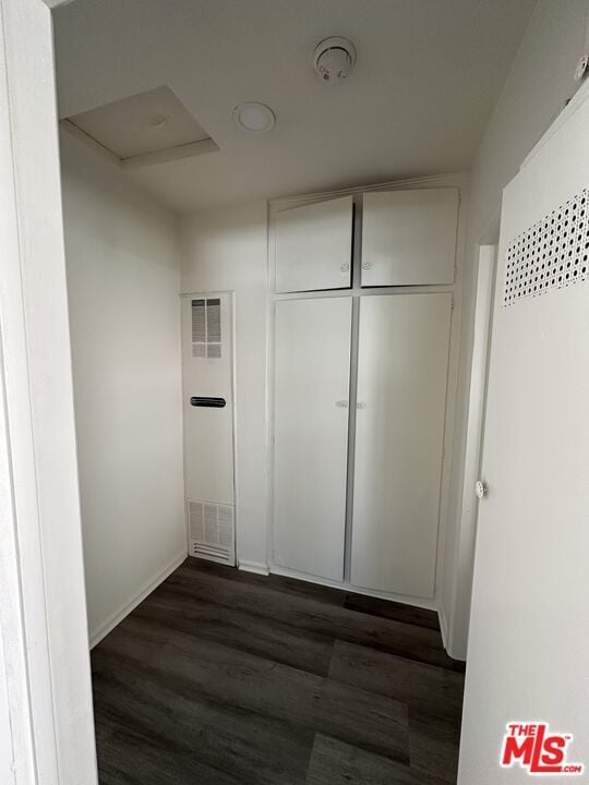 Building Photo - 342 1/2 S Serrano Ave