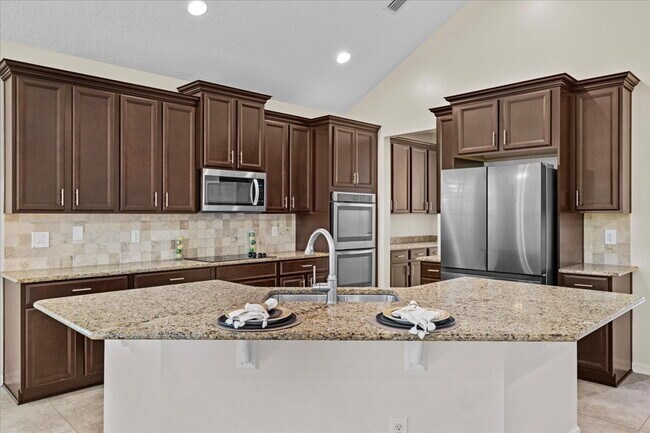 Building Photo - Executive Home For Rent!!!!