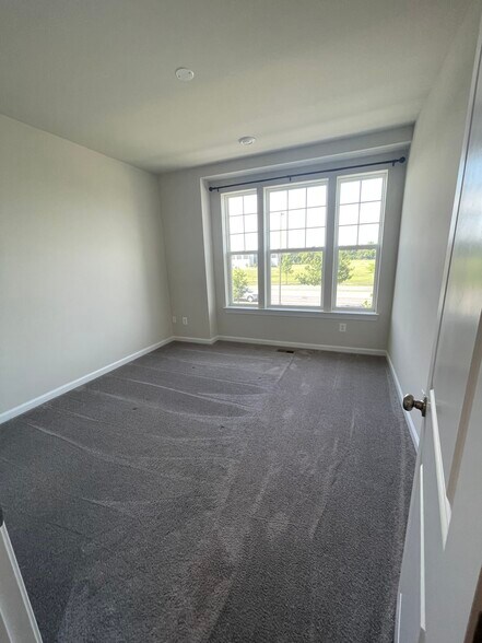 Building Photo - 4914 Macdonough Pl