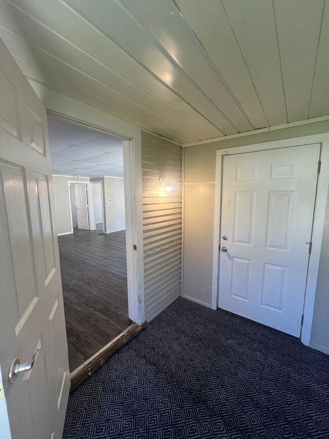 Building Photo - Cozy 2 Bedroom Home Southside of Holland