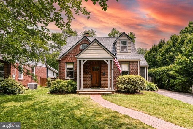 Building Photo - 904 Park Ave