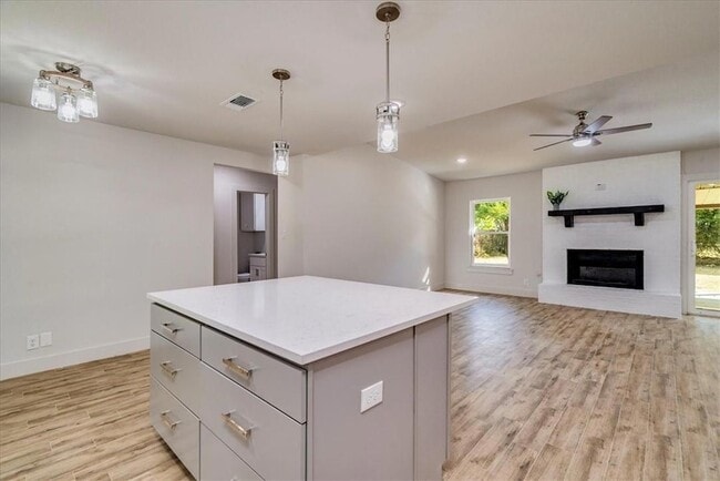 Building Photo - 2603 Mesquite Ln